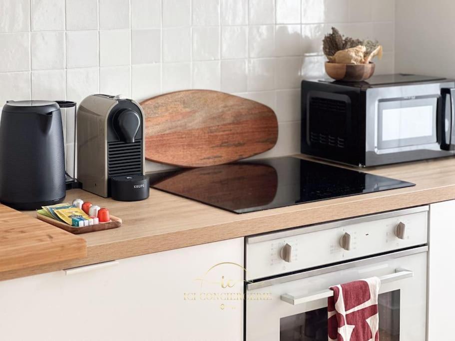 Le Petit Saint Louis Apartment Versailles Bagian luar foto